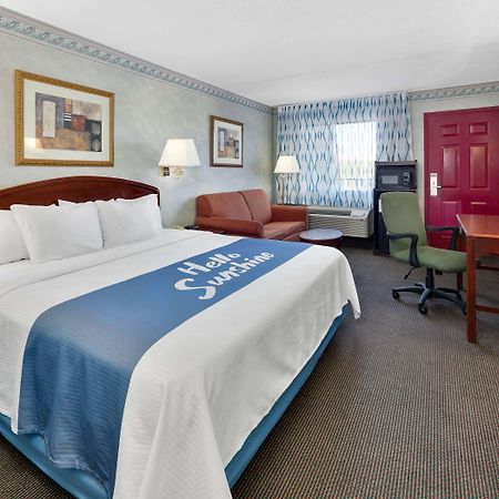 Days Inn & Suites By Wyndham Bentonville Dış mekan fotoğraf