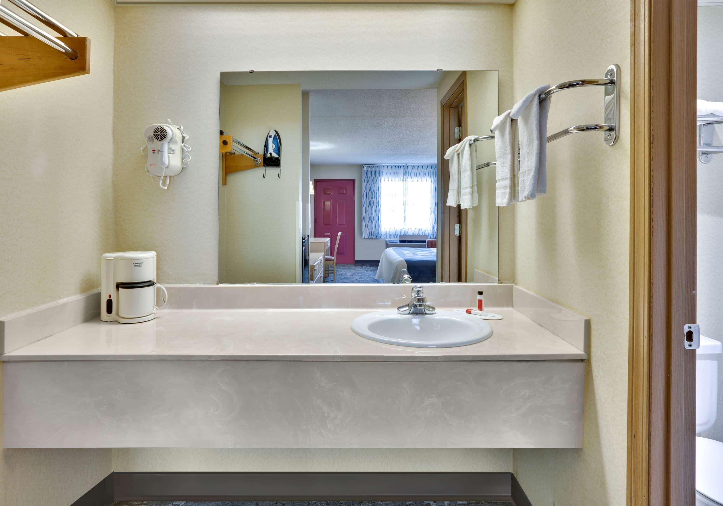 Days Inn & Suites By Wyndham Bentonville Dış mekan fotoğraf